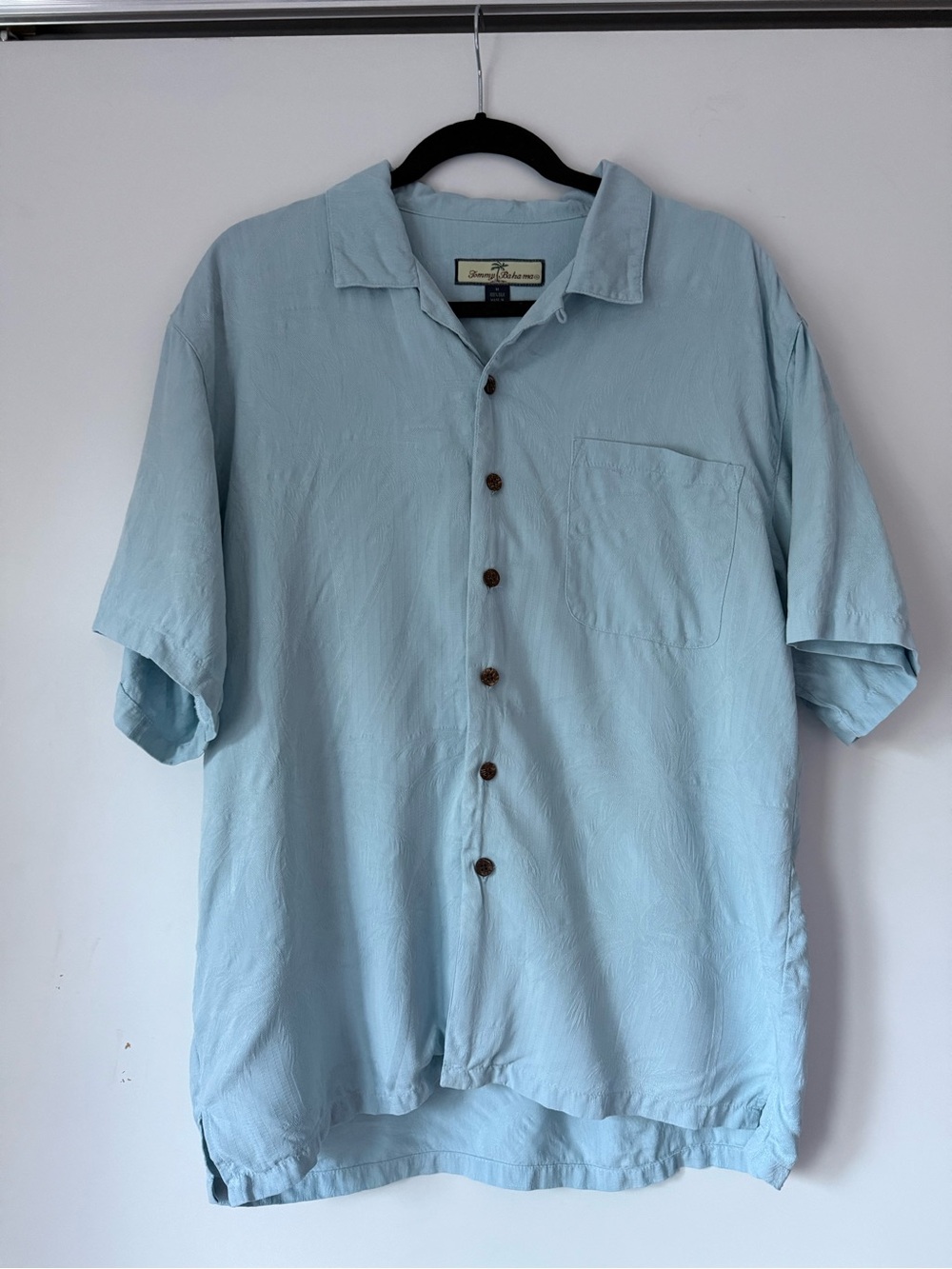 Tommy Bahama Men's Light Blue 100% Silk Short Sleeve Camp Shirt